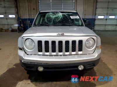 Piąte zdjęcie samochodu w środku: 2011 JEEP PATRIOT SPORT VIN:1J4NF1GB4BD277399 - miniatura