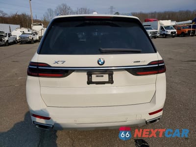 Zdjęcie 6 z 13 samochodu: 2025 BMW X7 XDRIVE40I VIN:5UX23EM02S9X95637 - miniatura
