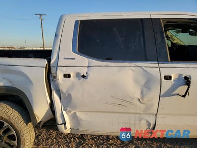 Zdjęcie 10 z 11 samochodu: 2022 TOYOTA TUNDRA LIMITED VIN:5TFJA5AB5NX005885 - miniatura