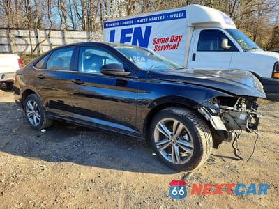 Czwarte zdjęcie samochodu z boku: 2024 VOLKSWAGEN JETTA SE VIN:3VWEM7BU2RM005131 - miniatura