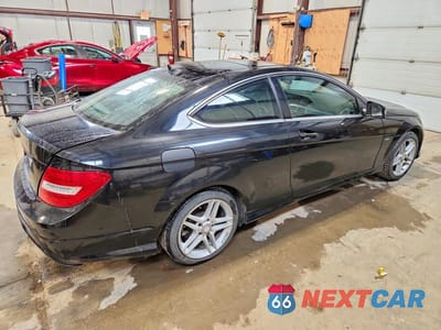 Trzecie zdjęcie samochodu z tyłu: 2012 MERCEDES-BENZ C 250 VIN:WDDGJ4HBXCF803690 - miniatura