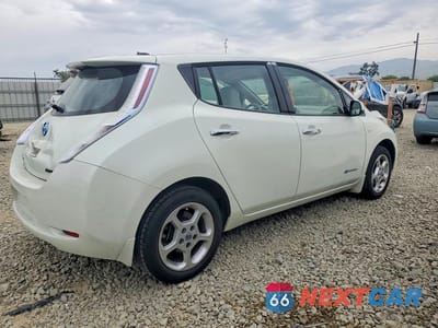 Trzecie zdjęcie samochodu z tyłu: 2012 NISSAN LEAF SV VIN:JN1AZ0CP1CT023831 - miniatura