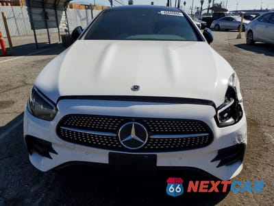 Piąte zdjęcie samochodu w środku: 2023 MERCEDES-BENZ E 450 VIN:W1K1J5JB0PF204437 - miniatura