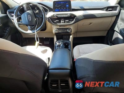 Zdjęcie 8 z 12 samochodu: 2022 FORD ESCAPE SE VIN:1FMCU0G63NUB42639 - miniatura