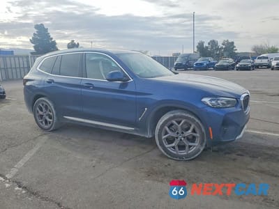 Czwarte zdjęcie samochodu z boku: 2022 BMW X3 XDRIVE30I VIN:5UX53DP04N9J63245 - miniatura