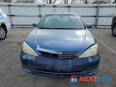 Piąte zdjęcie samochodu w środku: 2004 TOYOTA CAMRY LE VIN:4T1BE32K84U907552 - miniatura