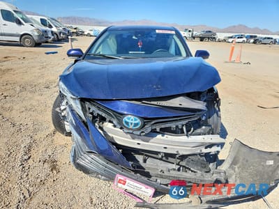 Piąte zdjęcie samochodu w środku: 2022 TOYOTA CAMRY HYBRID XLE VIN:4T1F31AK3NU574899 - miniatura