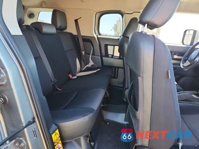 Zdjęcie 11 z 13 samochodu: 2012 TOYOTA FJ CRUISER BASE VIN:JTEZU4BF6CK012484 - miniatura