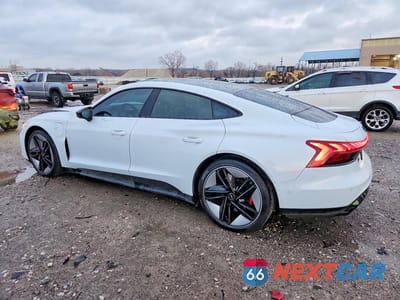 Drugie zdjęcie samochodu z przodu: 2022 AUDI RS E-TRON GT VIN:WAUAHBFW9N7904638 - miniatura