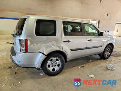 Trzecie zdjęcie samochodu z tyłu: 2013 HONDA PILOT LX VIN:5FNYF3H26DB033777 - miniatura
