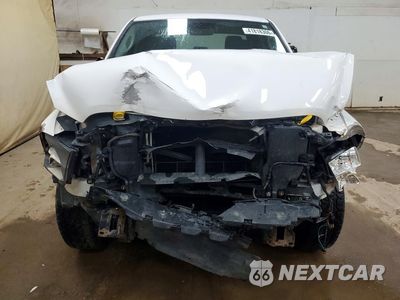 Piąte zdjęcie samochodu w środku: 2018 RAM 1500 ST VIN:1C6RR7FG0JS320393 - miniatura