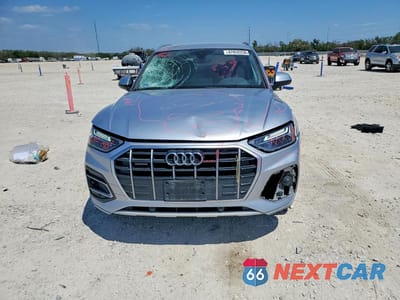 Piąte zdjęcie samochodu w środku: 2021 AUDI Q5 PREMIUM VIN:WA1AAAFY8M2101196 - miniatura