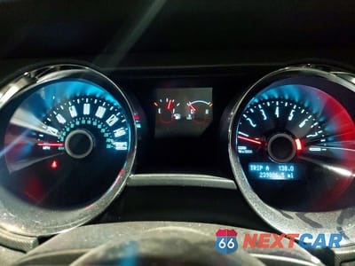 Zdjęcie 9 z 12 samochodu: 2014 FORD MUSTANG VIN:1ZVBP8AM5E5256825 - miniatura