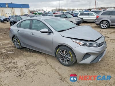 Czwarte zdjęcie samochodu z boku: 2024 KIA FORTE LXS VIN:3KPF24AD0RE766781 - miniatura