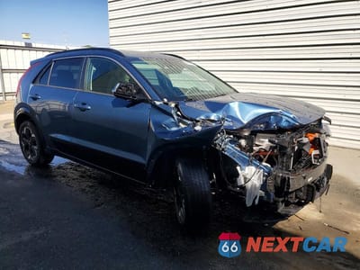 Czwarte zdjęcie samochodu z boku: 2023 KIA NIRO EV WIND VIN:KNDCR3L1XP5021380 - miniatura