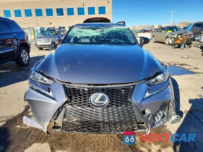 Piąte zdjęcie samochodu w środku: 2017 LEXUS IS 300 BASE VIN:JTHCM1D26H5019328 - miniatura