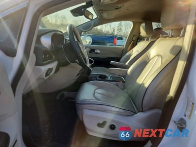 Zdjęcie 7 z 13 samochodu: 2018 CHRYSLER PACIFICA HYBRID LIMITED VIN:2C4RC1N79JR183478 - miniatura