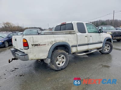 Trzecie zdjęcie samochodu z tyłu: 2001 TOYOTA TUNDRA SR5 VIN:5TBBT44121S135076 - miniatura