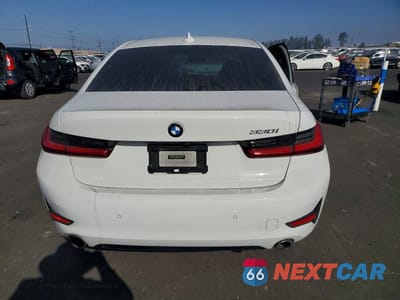 Zdjęcie 6 z 11 samochodu: 2019 BMW 330I VIN:WBA5R1C56KAK08130 - miniatura