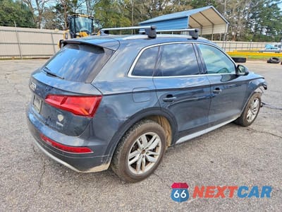Trzecie zdjęcie samochodu z tyłu: 2020 AUDI Q5 PREMIUM VIN:WA1ANAFY3L2036826 - miniatura