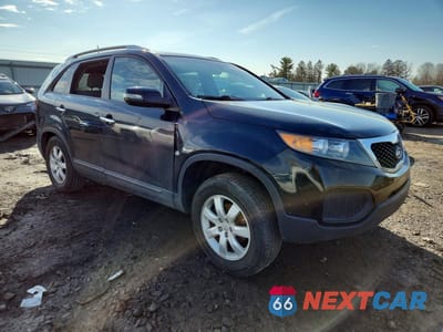 Czwarte zdjęcie samochodu z boku: 2013 KIA SORENTO LX VIN:5XYKT4A27DG377710 - miniatura