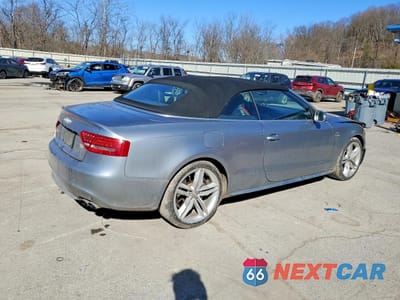Trzecie zdjęcie samochodu z tyłu: 2011 AUDI S5 PRESTIGE VIN:WAUVGAFHXBN018612 - miniatura