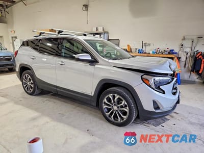 Czwarte zdjęcie samochodu z boku: 2021 GMC TERRAIN SLT VIN:3GKALVEV6ML317291 - miniatura