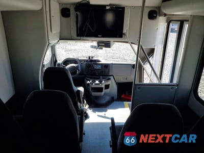 Piąte zdjęcie samochodu w środku: 2013 FORD ECONOLINE E450 SUPER DUTY CUTAWAY VAN VIN:1FDFE4FSXDDB19468 - miniatura