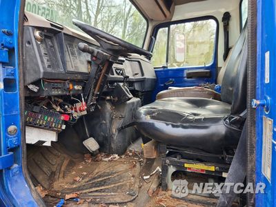 Zdjęcie 7 z 13 samochodu: 1996 INTERNATIONAL 4700 TOW TRUCK VIN:1HTSCAAM5TH326568 - miniatura