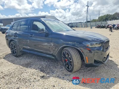 Czwarte zdjęcie samochodu z boku: 2024 BMW X3 M VIN:5YM13EC02R9W10597 - miniatura