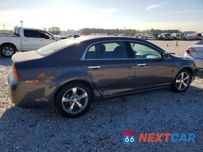 Trzecie zdjęcie samochodu z tyłu: 2012 CHEVROLET MALIBU 1LT VIN:1G1ZC5E03CF275862 - miniatura