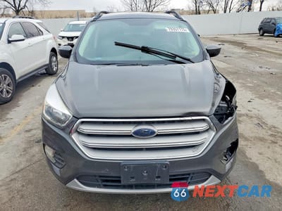 Piąte zdjęcie samochodu w środku: 2018 FORD ESCAPE SE VIN:1FMCU0GD2JUB07227 - miniatura