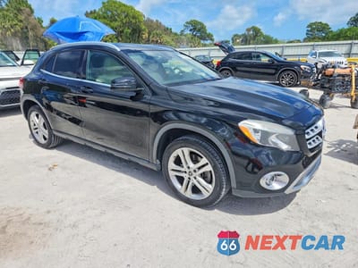 Czwarte zdjęcie samochodu z boku: 2018 MERCEDES-BENZ GLA 250 VIN:WDCTG4EB7JJ426882 - miniatura