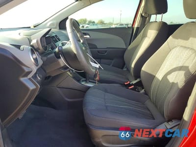 Zdjęcie 7 z 11 samochodu: 2014 CHEVROLET SONIC LT VIN:1G1JC6SB0E4235035 - miniatura