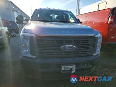 Piąte zdjęcie samochodu w środku: 2024 FORD F350 SUPER DUTY VIN:1FT8W3DT5REE84738 - miniatura