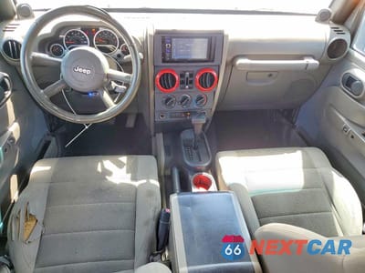 Zdjęcie 8 z 13 samochodu: 2007 JEEP WRANGLER SAHARA VIN:1J4GB591X7L152680 - miniatura