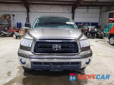 Piąte zdjęcie samochodu w środku: 2011 TOYOTA TUNDRA DOUBLE CAB SR5 VIN:5TFUW5F1XBX177050 - miniatura
