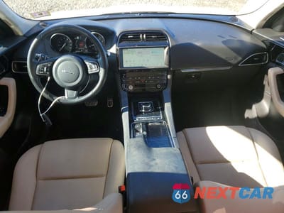 Zdjęcie 8 z 12 samochodu: 2019 JAGUAR F-PACE PREMIUM VIN:SADCJ2FXXKA366088 - miniatura