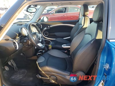 Zdjęcie 7 z 12 samochodu: 2007 MINI COOPER S VIN:WMWMF73537TT81042 - miniatura