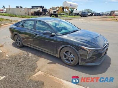 Czwarte zdjęcie samochodu z boku: 2025 KIA K4 LXS VIN:3KPFT4DE8SE068846 - miniatura