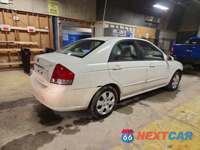 Trzecie zdjęcie samochodu z tyłu: 2007 KIA SPECTRA LX VIN:KNAFE121X75446786 - miniatura
