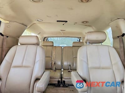 Zdjęcie 10 z 13 samochodu: 2007 GMC YUKON XL DENALI VIN:1GKFK66847J193153 - miniatura