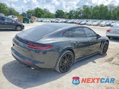 Trzecie zdjęcie samochodu z tyłu: 2018 PORSCHE PANAMERA 4 E-HYBRID VIN:WP0AE2A73JL130318 - miniatura