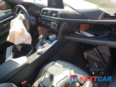 Zdjęcie 8 z 12 samochodu: 2017 BMW 330 XI VIN:WBA8D9G55HNU59145 - miniatura