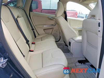 Zdjęcie 11 z 13 samochodu: 2015 VOLVO XC60 T5 PREMIER VIN:YV4612RK2F2729277 - miniatura