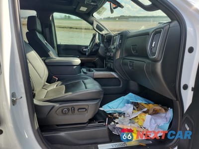 Piąte zdjęcie samochodu w środku: 2022 CHEVROLET SILVERADO K3500 HIGH COUNTRY VIN:1GC4YVE79NF100471 - miniatura