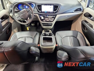 Zdjęcie 8 z 13 samochodu: 2024 CHRYSLER PACIFICA HYBRID SELECT VIN:2C4RC1S77RR156781 - miniatura