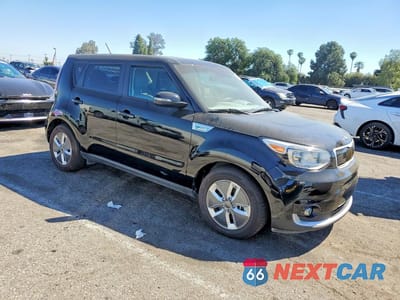 Czwarte zdjęcie samochodu z boku: 2019 KIA SOUL EV + VIN:KNDJX3AE2K7038190 - miniatura