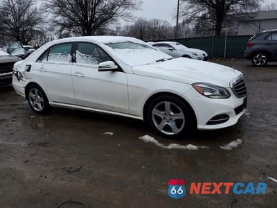 Czwarte zdjęcie samochodu z boku: 2015 MERCEDES-BENZ E 350 4MATIC VIN:WDDHF8JB7FB090315 - miniatura