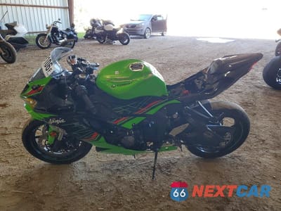 Trzecie zdjęcie samochodu z tyłu: 2023 KAWASAKI ZX636 K VIN:JKBZXJH10PA017770 - miniatura